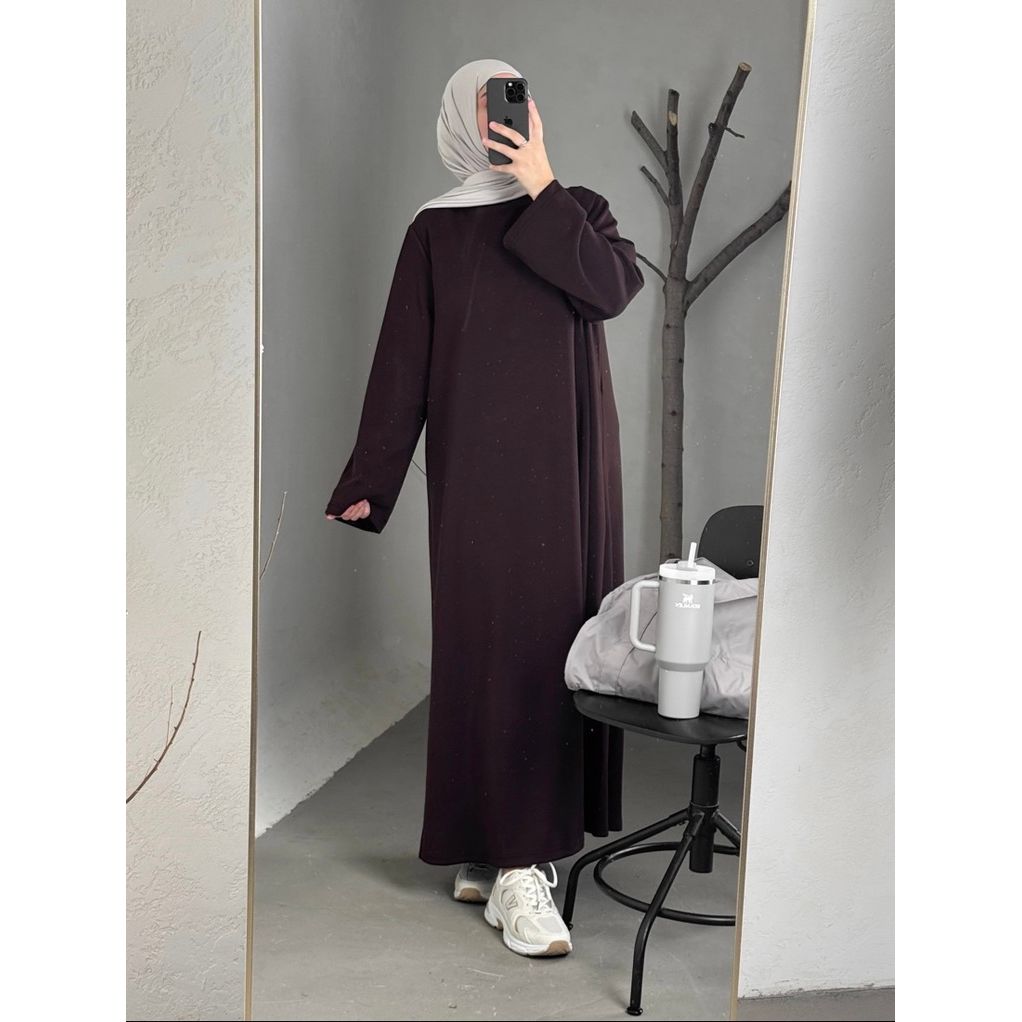 NOURA LUXE WINTER ABAYA (PRE-ORDER)