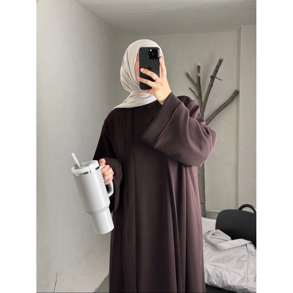 NOURA LUXE WINTER ABAYA (PRE-ORDER)