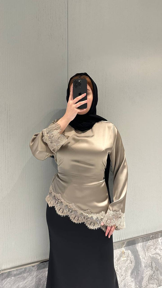 ASSYMETRICAL LACE SATIN TOP - STONE TAUPE