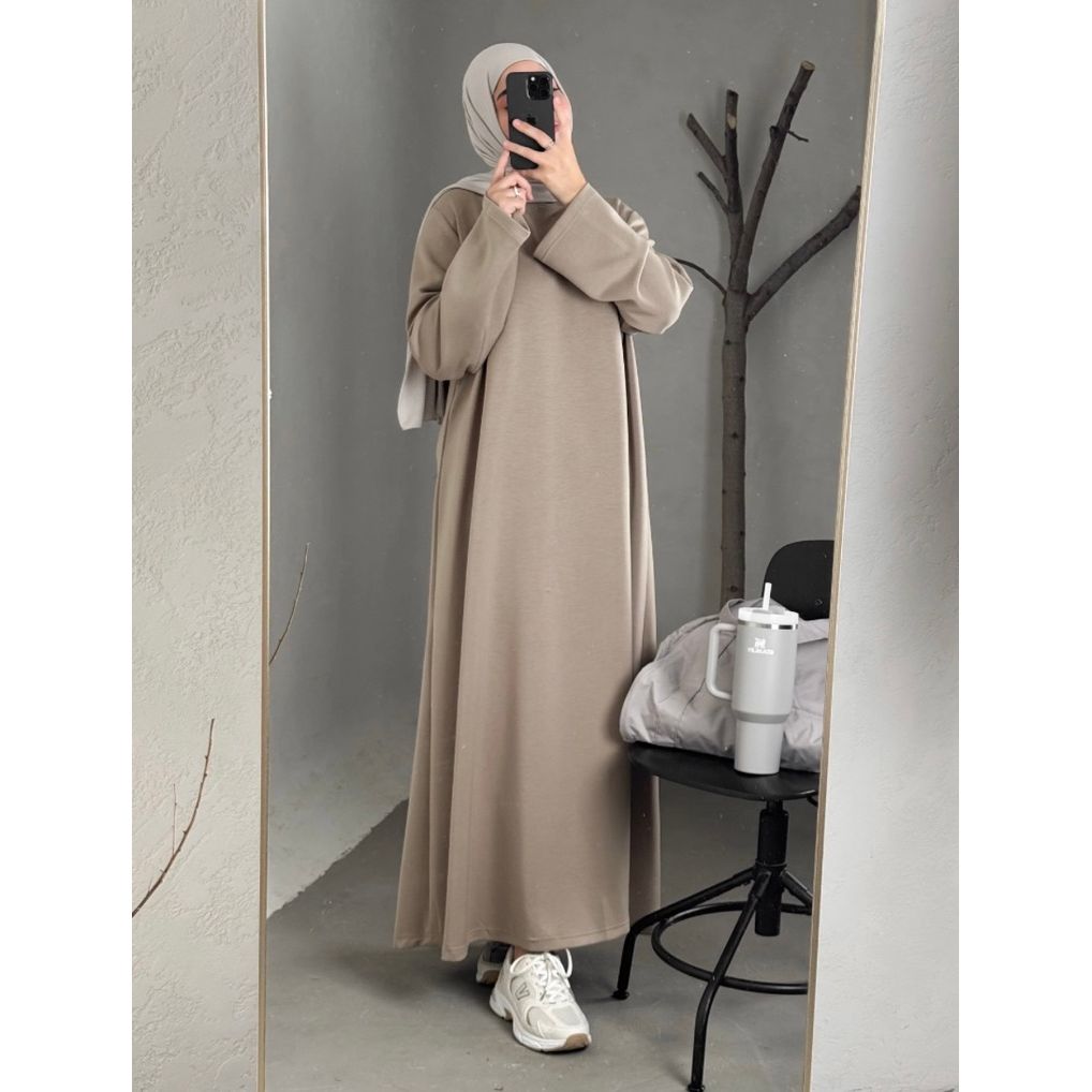 NOURA LUXE WINTER ABAYA (PRE-ORDER)