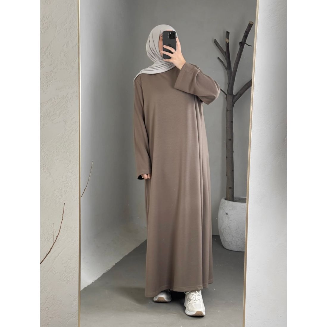 NOURA LUXE WINTER ABAYA (PRE-ORDER)
