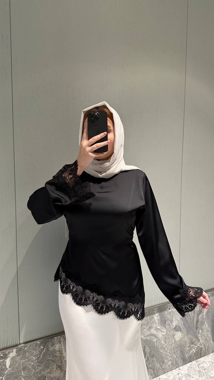 ASSYMETRICAL LACE SATIN TOP - BLACK